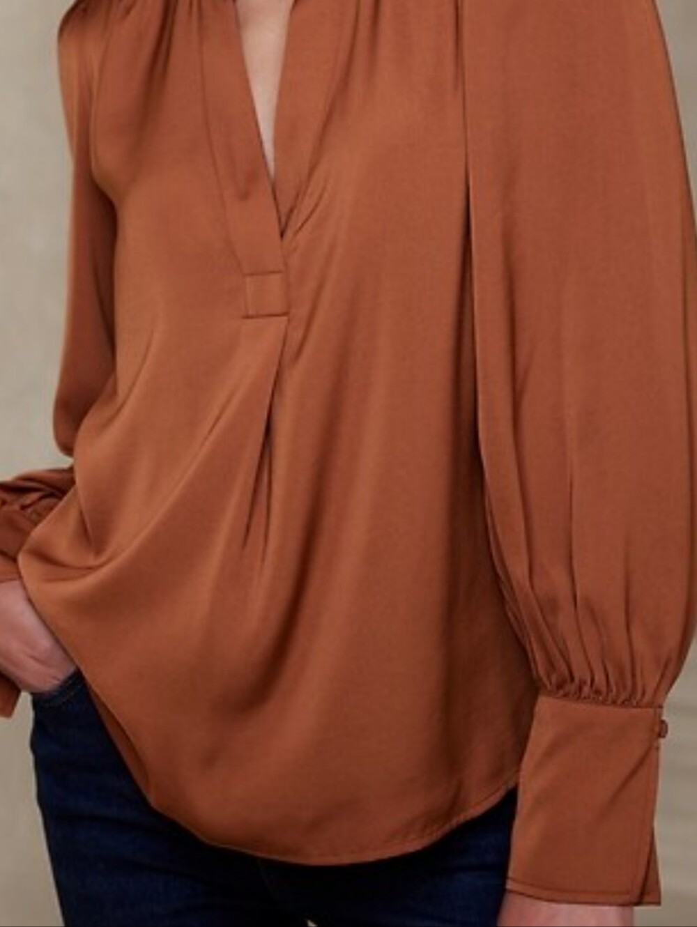 Banana Republic Rust Brown Long-Sleeve V-Neck Blouse Size M